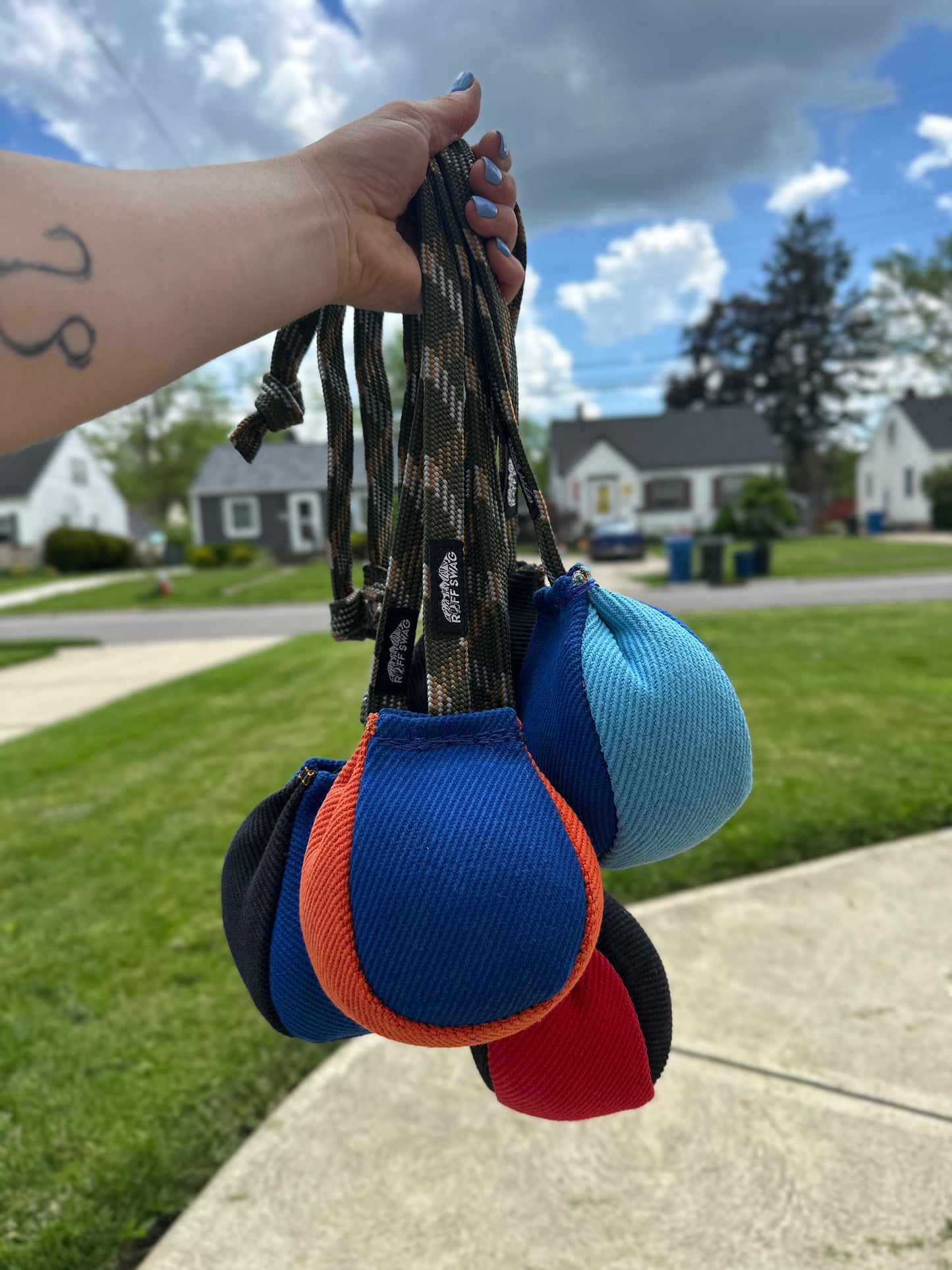 Ruff Swag French Linen Ball with Tab